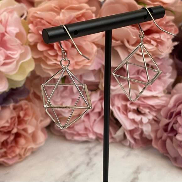 Beautiful Geometric Lantern Dangle Earrings - Picture 11 of 16